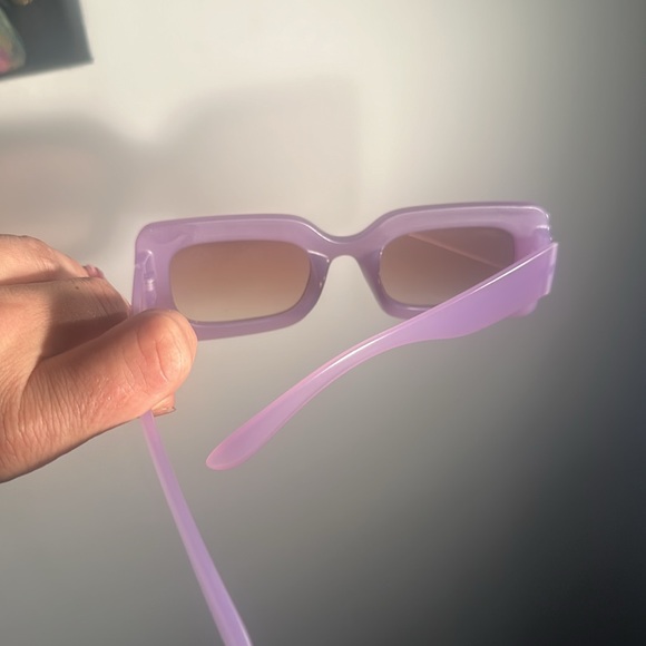 Trendy purple sunglasses - Picture 2 of 2